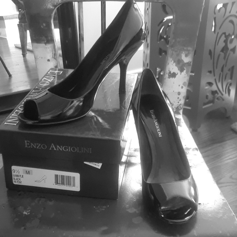 Enzo classic patent leather peep toe